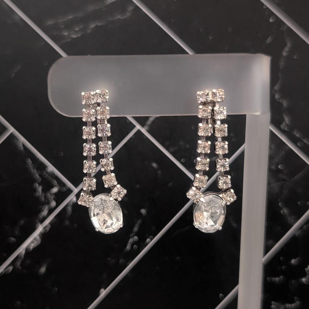 Vintage Screw On Earrings - Dangle Earrings Clear with Oval